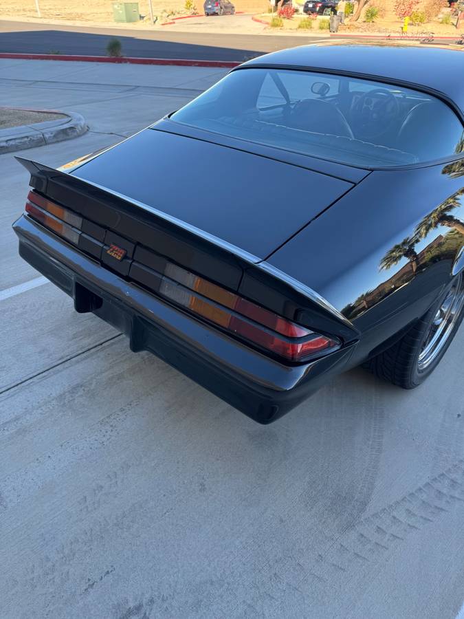 Chevrolet-camaro-1979-3