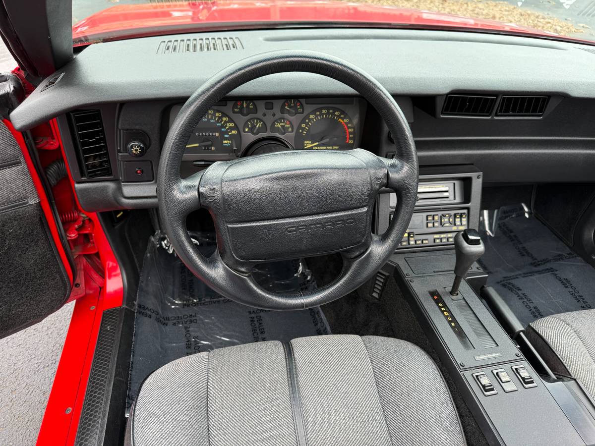 Chevrolet-camaro-1991-red-107