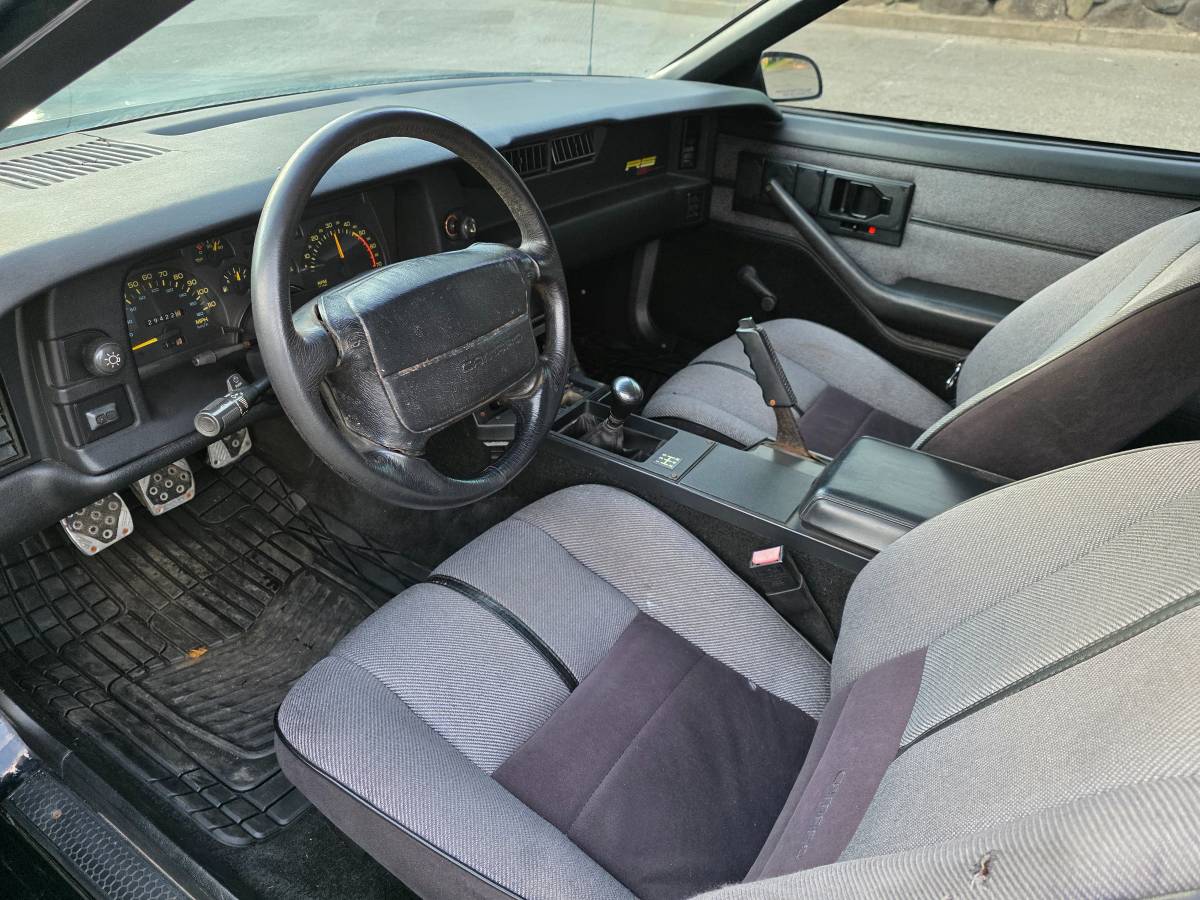 Chevrolet-camaro-1992-17