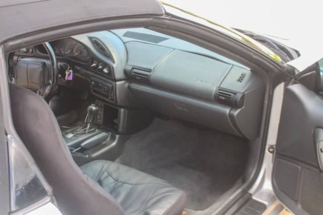 Chevrolet-camaro-1996-silver-1