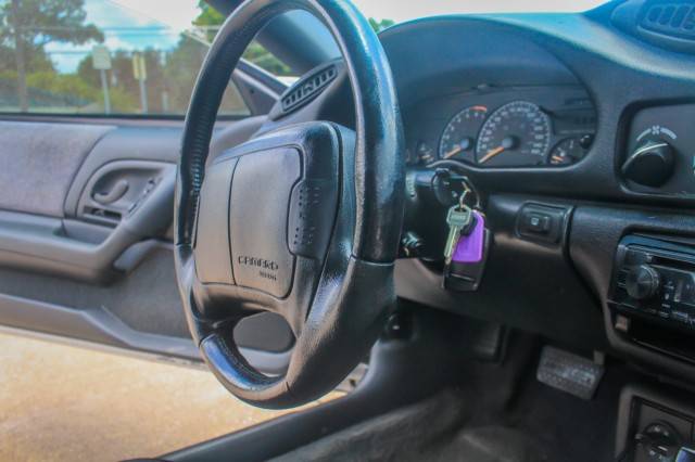 Chevrolet-camaro-1996-silver-2