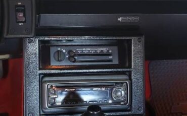 Chevrolet-camaro-iroc-z-1985-silver-2