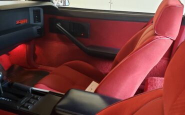 Chevrolet-camaro-iroc-z-1985-silver-3