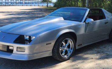 Chevrolet-camaro-iroc-z-1985-silver
