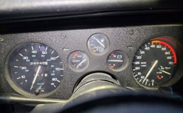 Chevrolet-camaro-iroc-z-1986-white-11