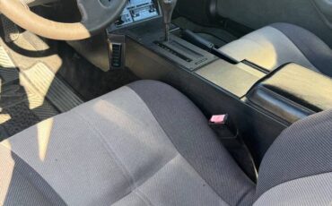 Chevrolet-camaro-iroc-z-1990-white-10