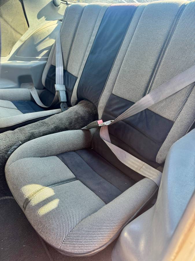 Chevrolet-camaro-iroc-z-1990-white-15