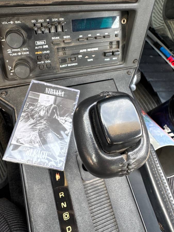 Chevrolet-camaro-iroc-z-1990-white-22