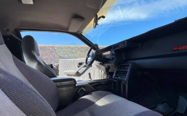 Chevrolet-camaro-iroc-z-1990-white-25