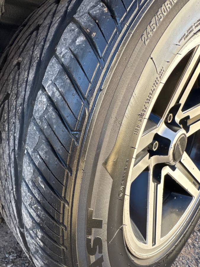 Chevrolet-camaro-iroc-z-1990-white-32