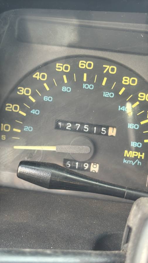 Chevrolet-camaro-iroc-z-1990-white-36