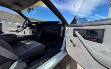 Chevrolet-camaro-iroc-z-1990-white-41