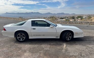 Chevrolet-camaro-iroc-z-1990-white-8