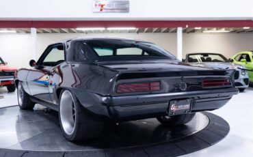 Chevrolet-camaro-restomod-1969-grey-10