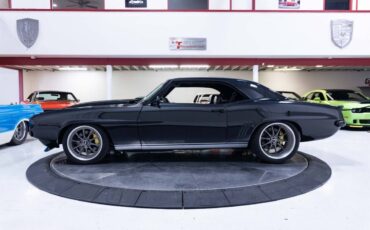 Chevrolet-camaro-restomod-1969-grey-11