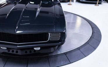 Chevrolet-camaro-restomod-1969-grey-23