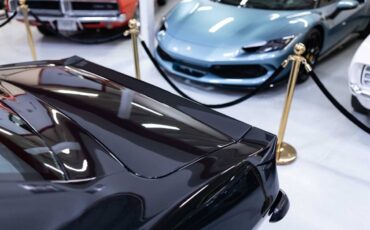 Chevrolet-camaro-restomod-1969-grey-4