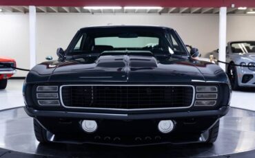 Chevrolet-camaro-restomod-1969-grey-7