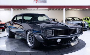 Chevrolet-camaro-restomod-1969-grey-8