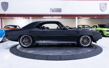 Chevrolet-camaro-restomod-1969-grey-9