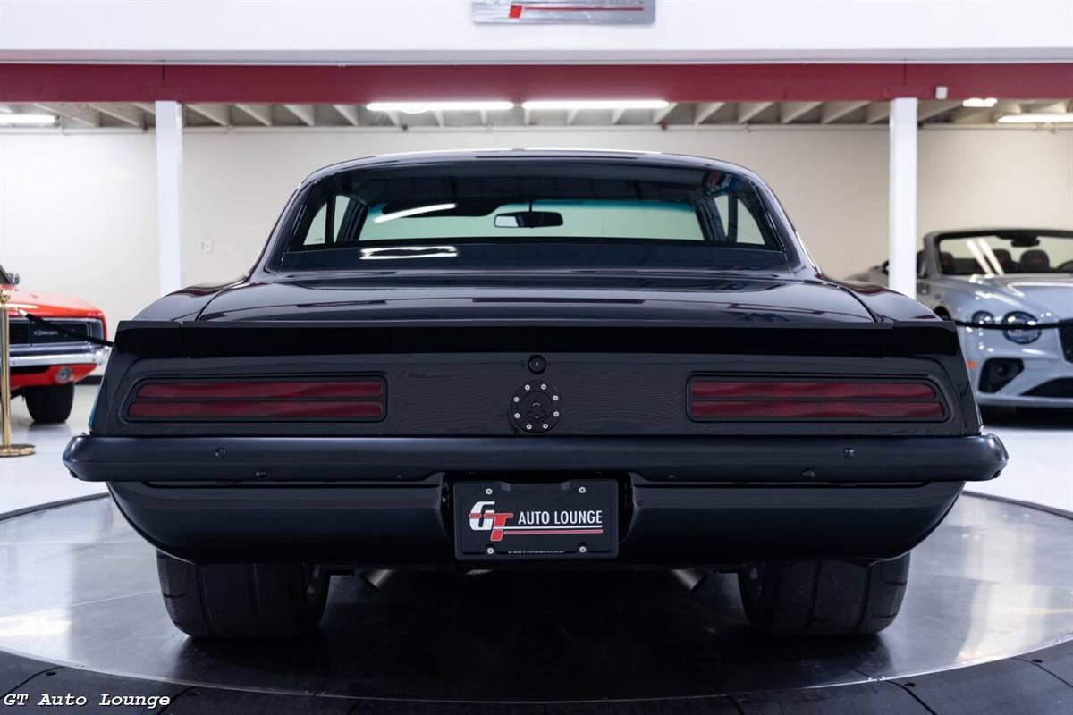 Chevrolet-camaro-restomod-1969-grey