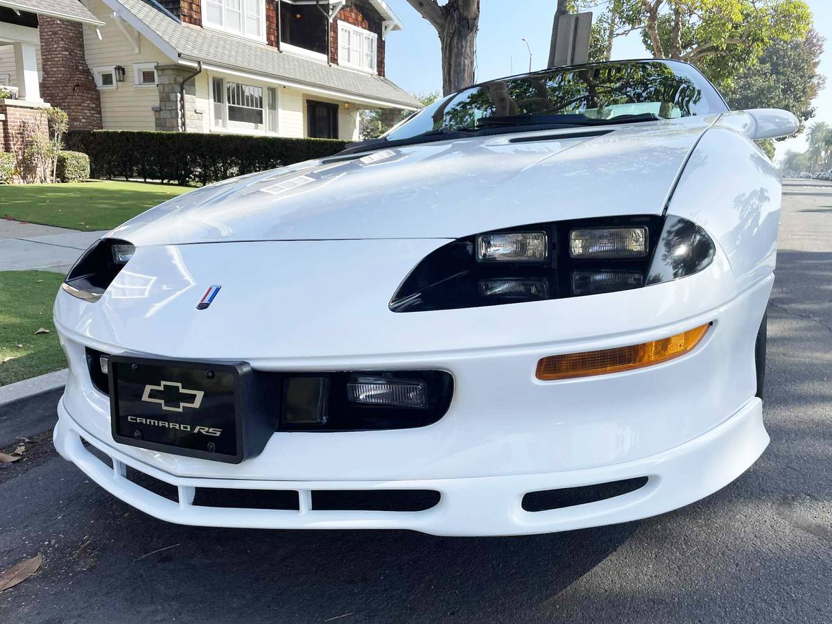 Chevrolet-camaro-rs-1996-white-1