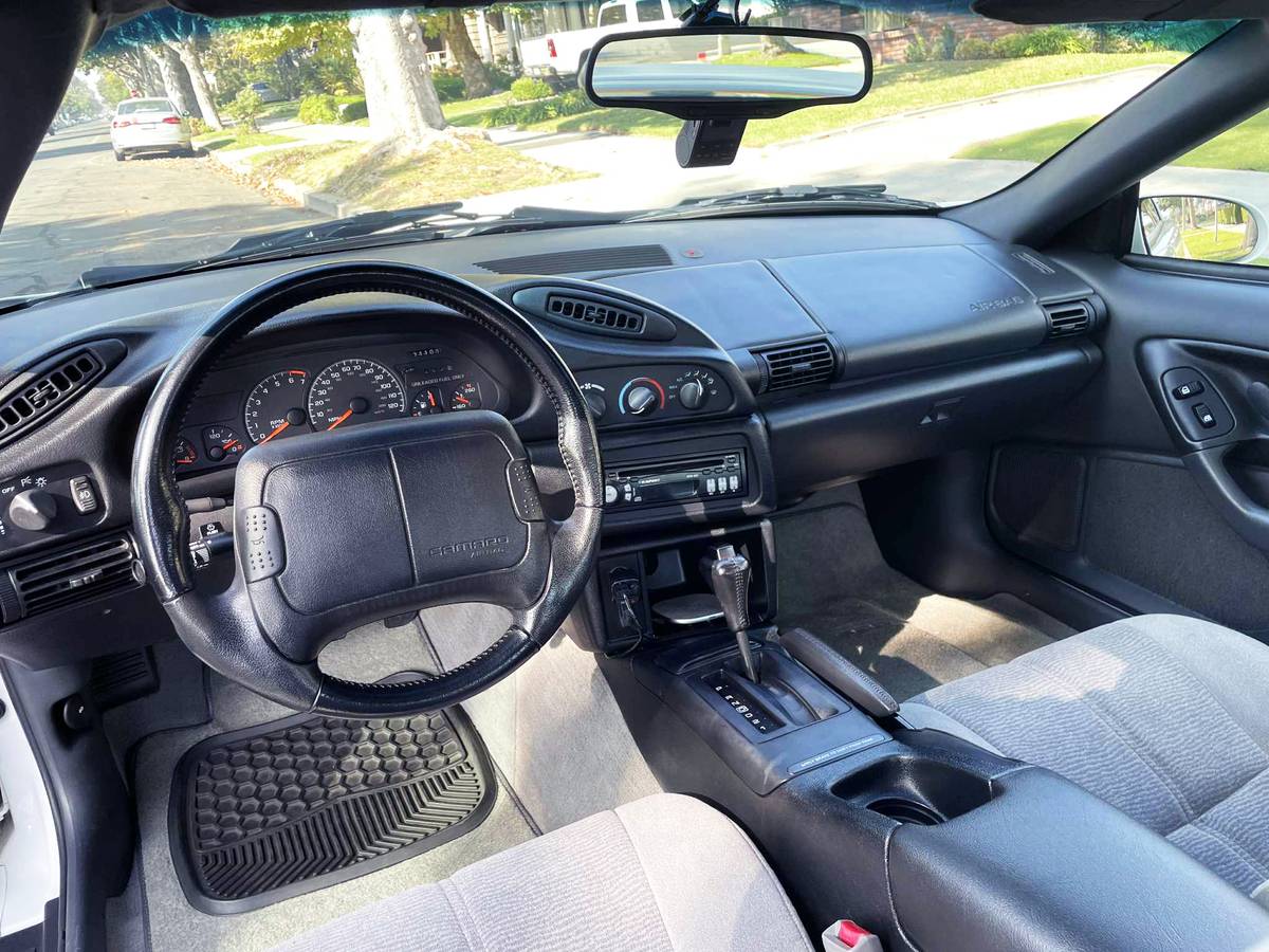 Chevrolet-camaro-rs-1996-white-6