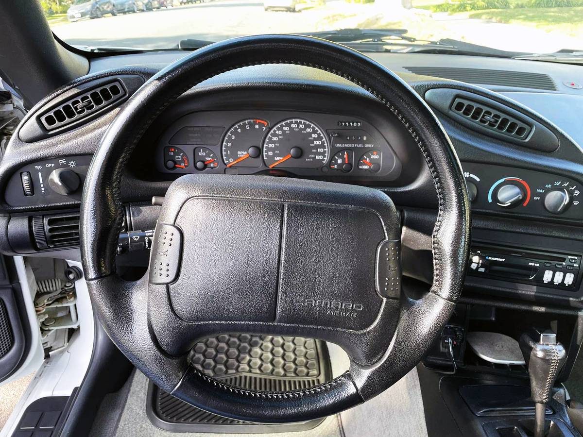 Chevrolet-camaro-rs-1996-white-7