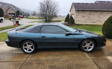Chevrolet-camaro-sport-coupe-amp-convertible-1994-green