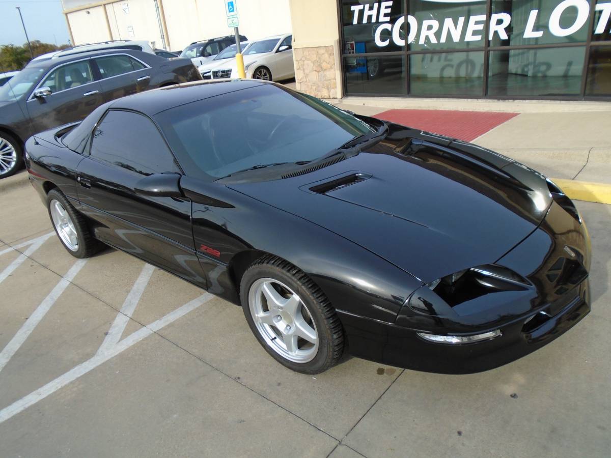 Chevrolet-camaro-sport-coupe-amp-convertible-1995-black-1