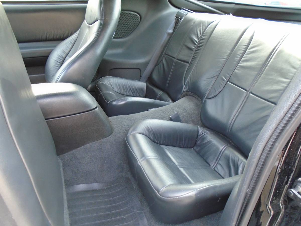 Chevrolet-camaro-sport-coupe-amp-convertible-1995-black-13