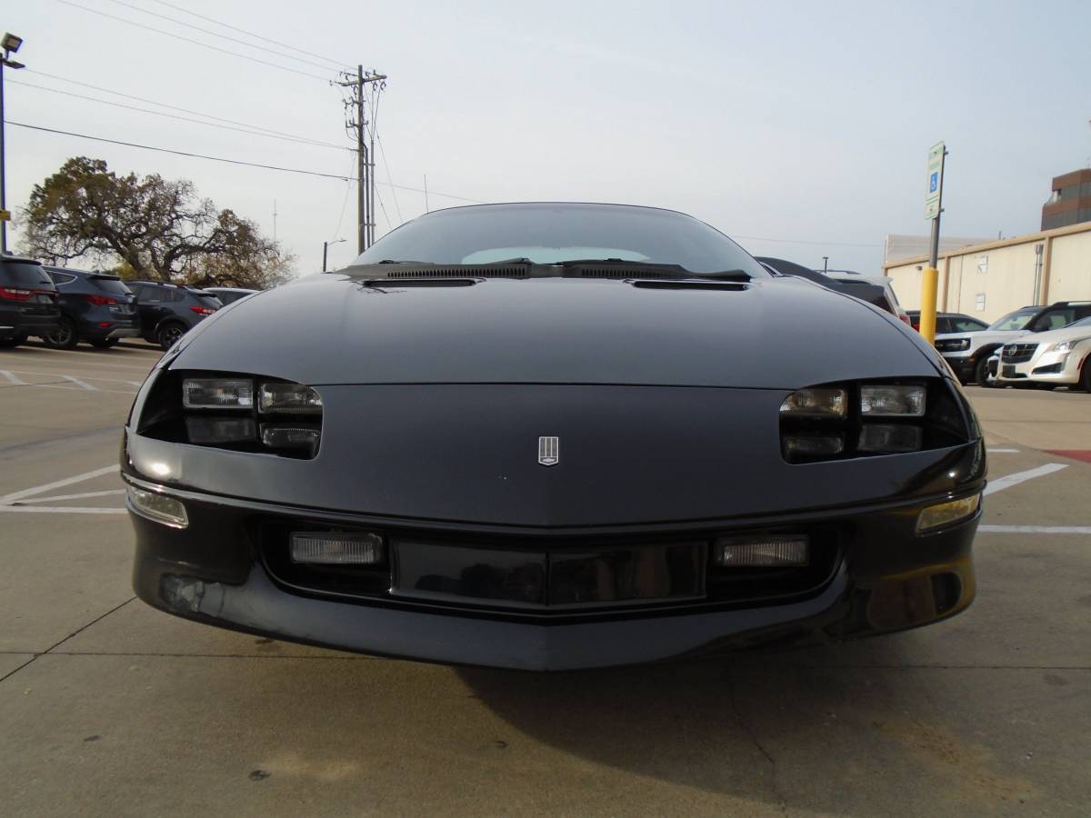 Chevrolet-camaro-sport-coupe-amp-convertible-1995-black-3