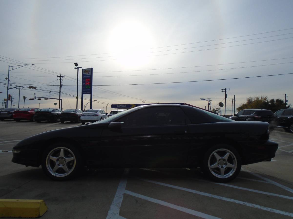 Chevrolet-camaro-sport-coupe-amp-convertible-1995-black-4