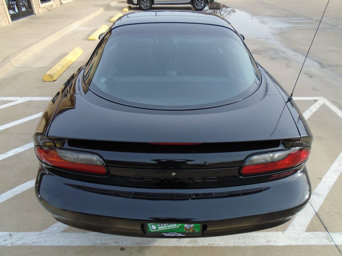 Chevrolet-camaro-sport-coupe-amp-convertible-1995-black-9