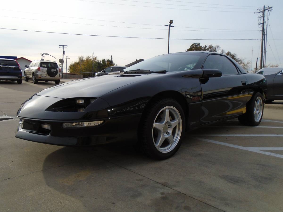 Chevrolet-camaro-sport-coupe-amp-convertible-1995-black