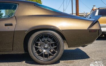 Chevrolet-camaro-z28-1973-custom-20