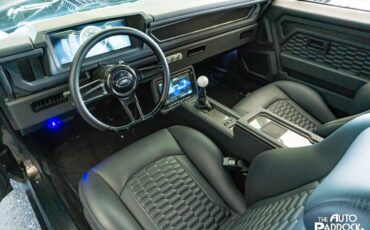 Chevrolet-camaro-z28-1973-custom-23