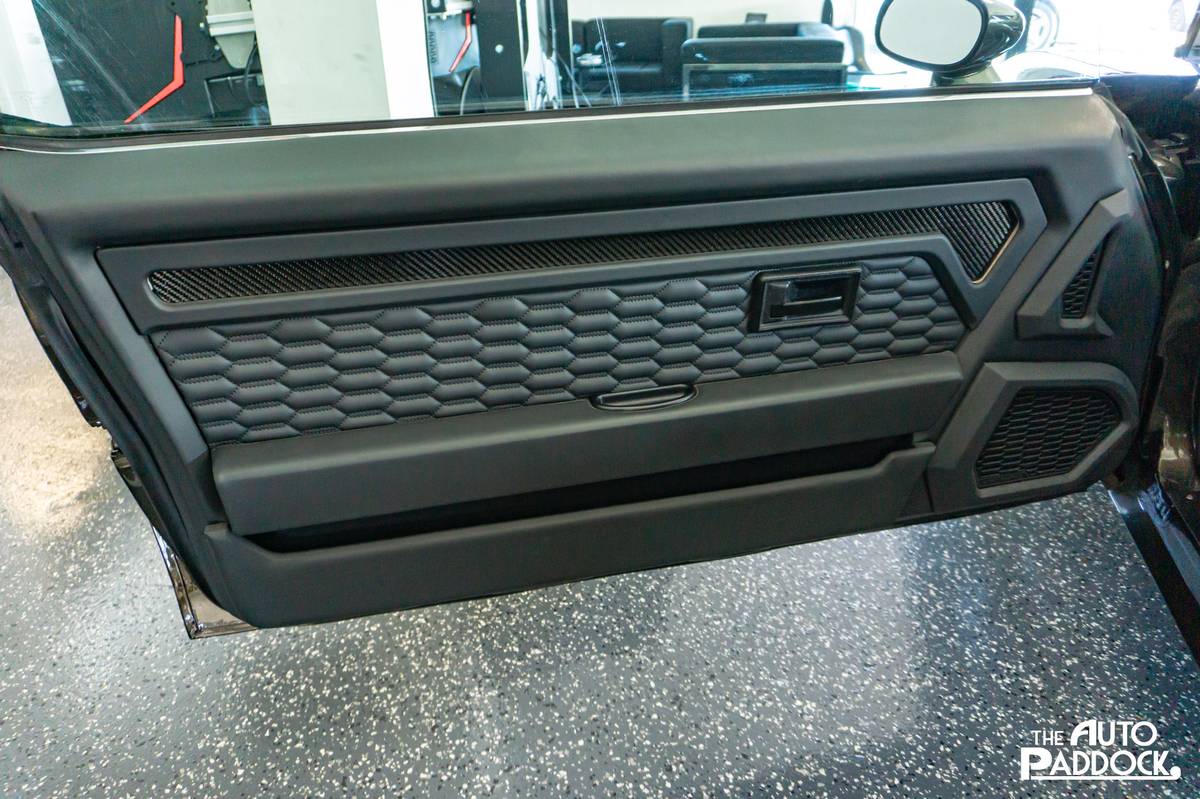 Chevrolet-camaro-z28-1973-custom-44