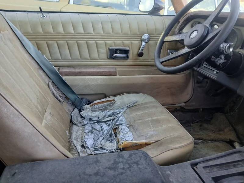 Chevrolet-camaro-z28-1977-11