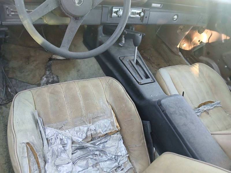 Chevrolet-camaro-z28-1977-12