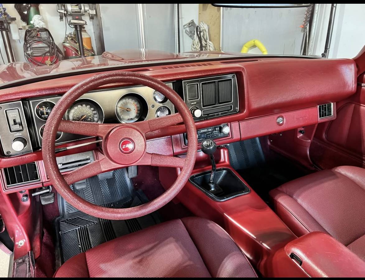 Chevrolet-camaro-z28-1979-2