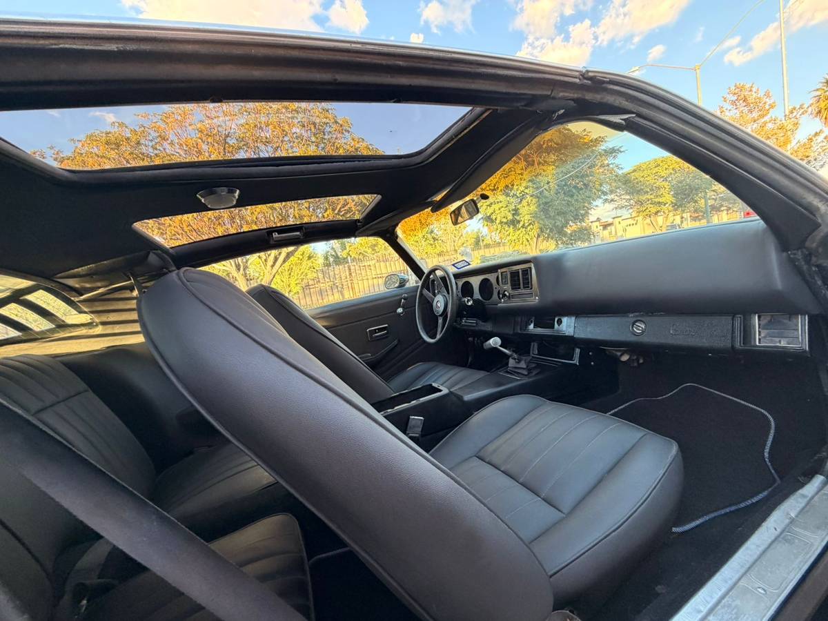 Chevrolet-camaro-z28-1979-blue-2