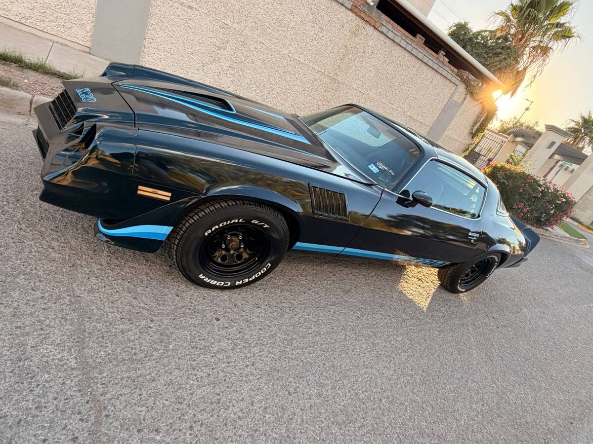 Chevrolet-camaro-z28-1979-blue-3