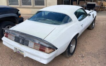 Chevrolet-camaro-z28-1979-white-3