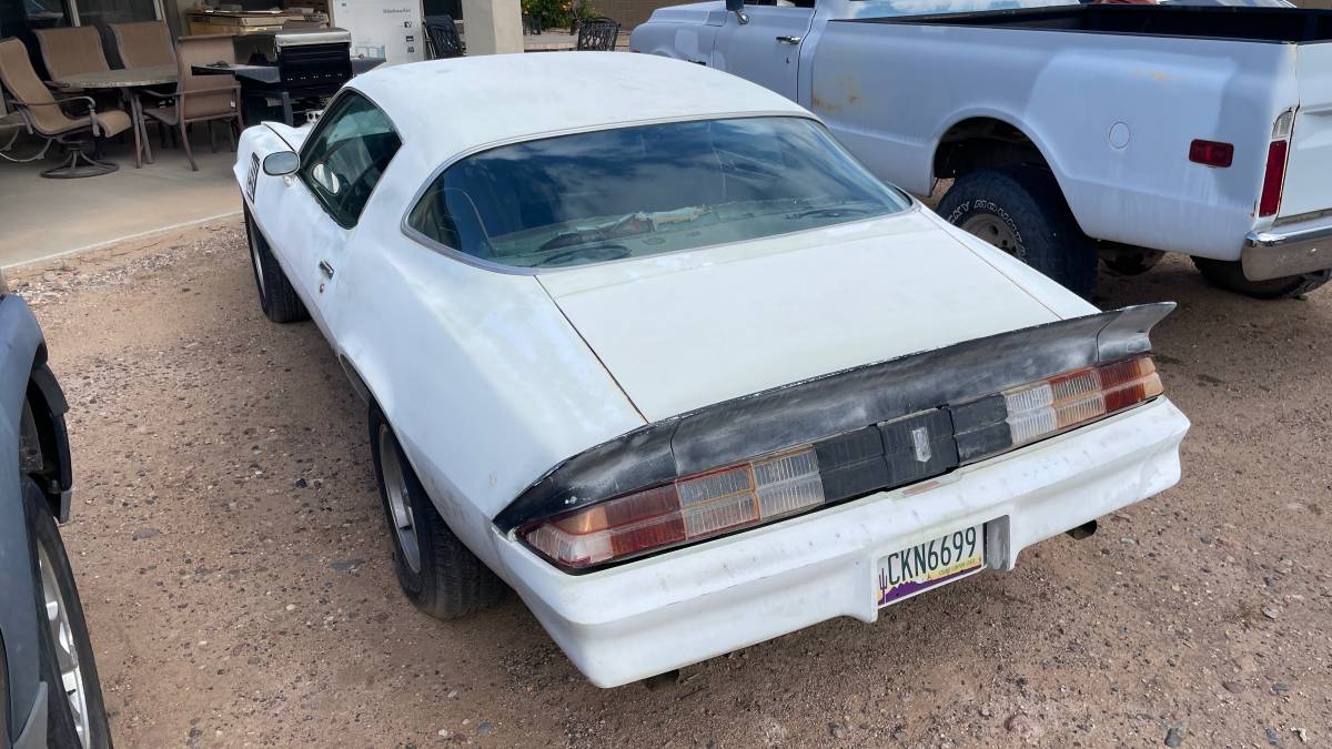 Chevrolet-camaro-z28-1979-white-5