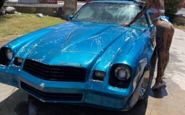 Chevrolet-camaro-z28-1981-blue