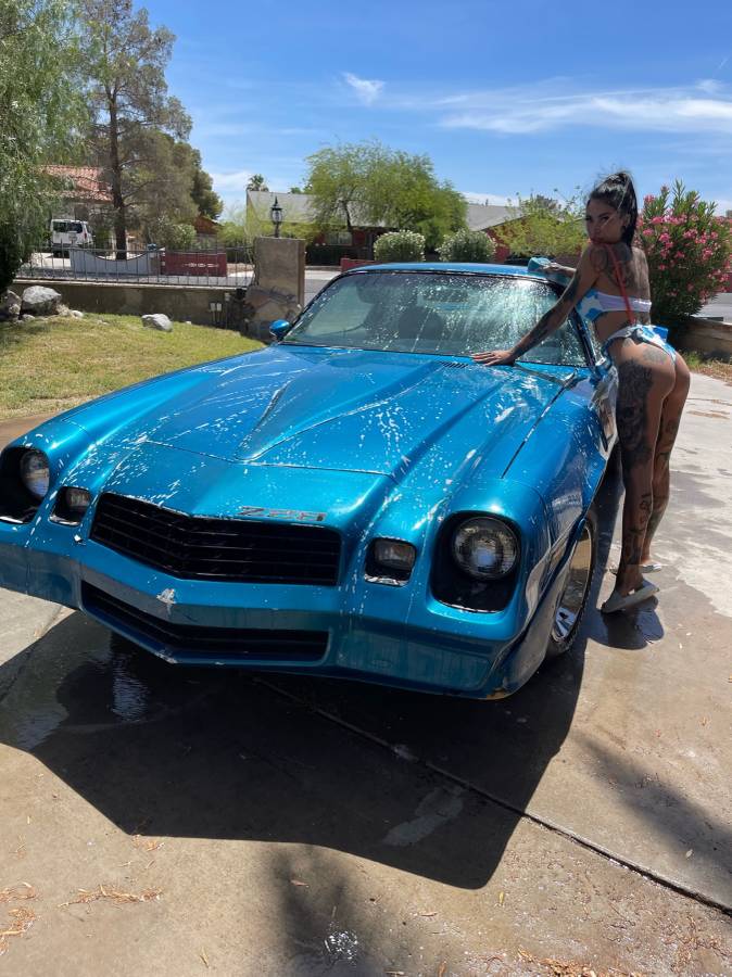 Chevrolet-camaro-z28-1981-blue