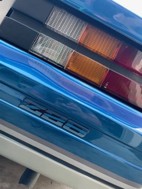 Chevrolet-camaro-z28-1983-blue-11