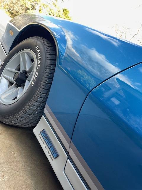Chevrolet-camaro-z28-1983-blue-12
