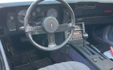 Chevrolet-camaro-z28-1983-blue-13